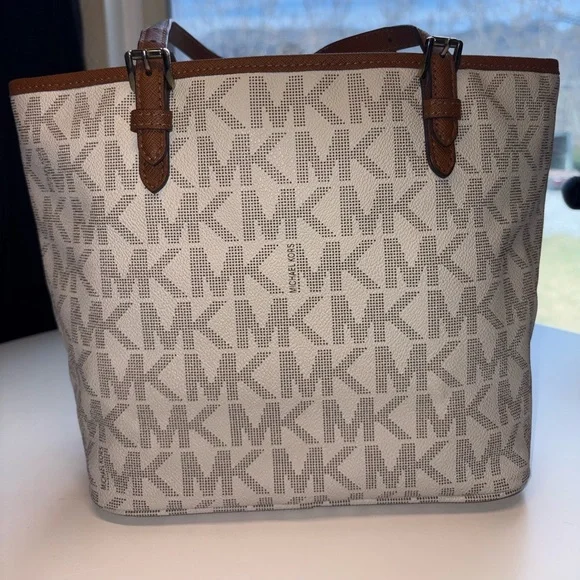 Michael Kors Jet Set Travel Vanilla MK Logo Tote Bag - Picture 5 of 9